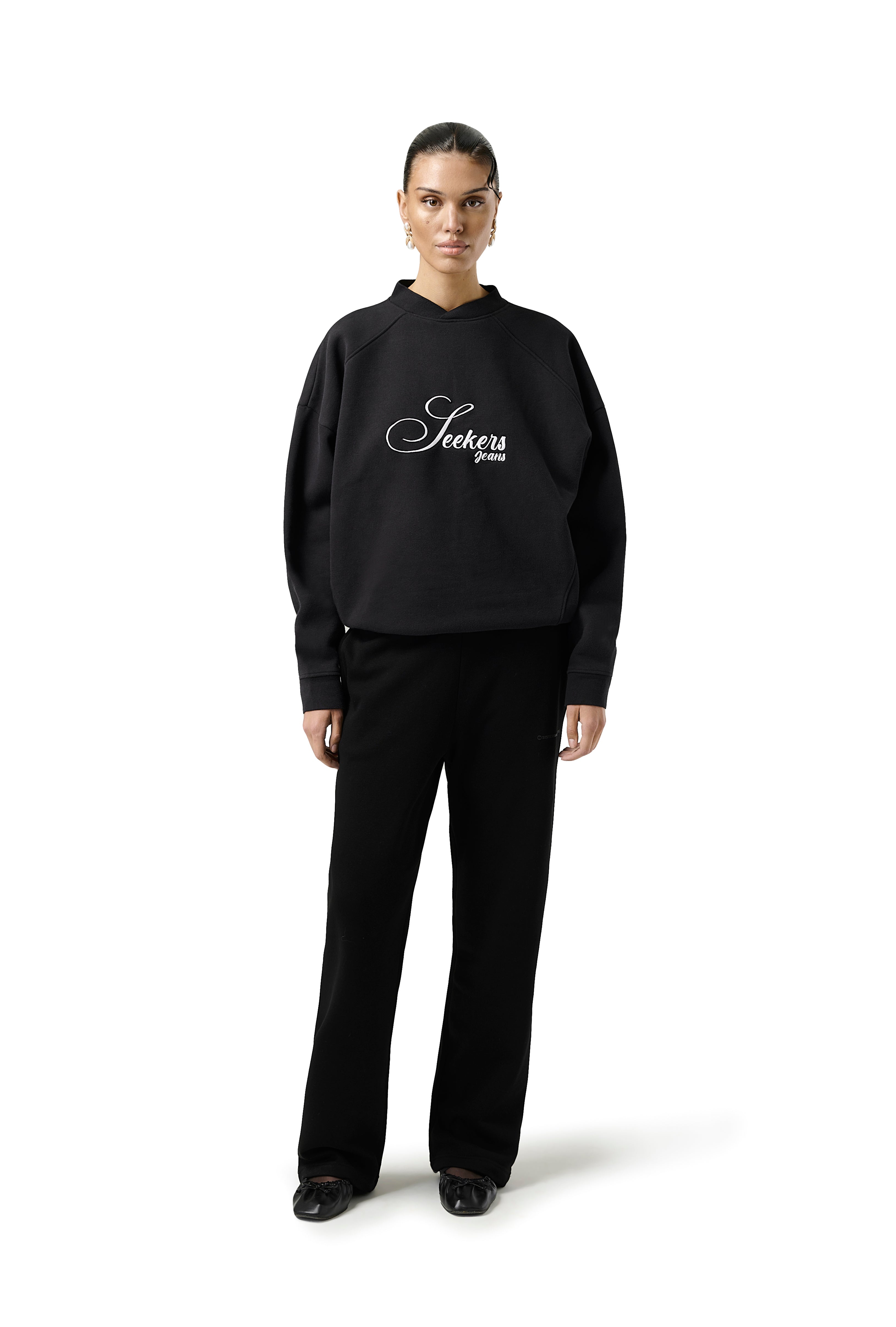 Model Luca is 5'10.5" and wears size S.